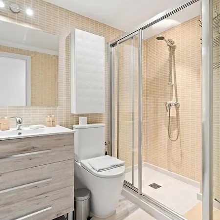 Chic Retreat With Pool & Terrace - Rdr465 *